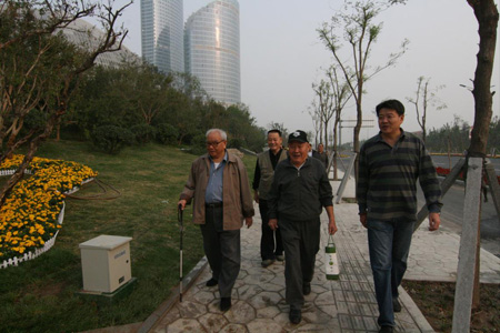 集团公司组织老干部重阳节旅行考察运动-Z6尊龙凯时