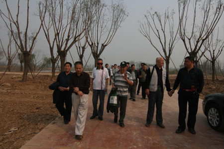 集团公司组织老干部重阳节旅行考察运动-Z6尊龙凯时