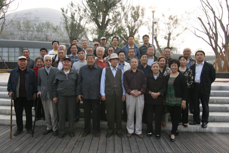 集团公司组织老干部重阳节旅行考察运动-Z6尊龙凯时