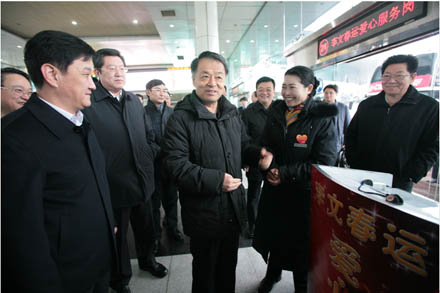 交通运输部杨传堂部长来集团公司视察指导春运事情-Z6尊龙凯时