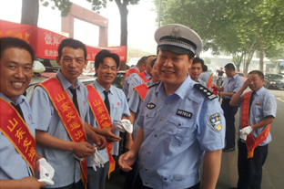 交运出租一连八年免费效劳高考生-Z6尊龙凯时