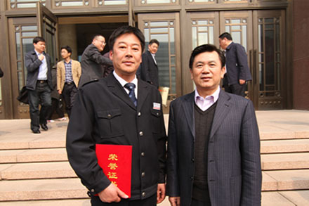 集团公司加入“中国蹊径运输风范人物首脑品牌事迹报告会”-Z6尊龙凯时
